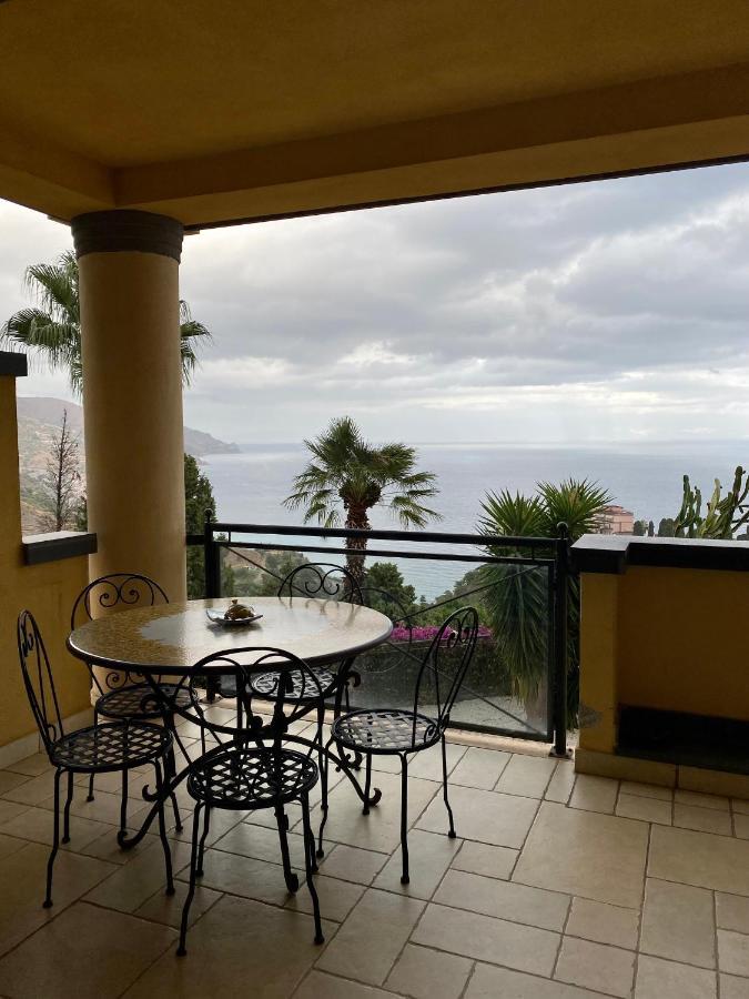 Taormina Bella Vista Apartment In Center With Pool By Taormina Holidays エクステリア 写真